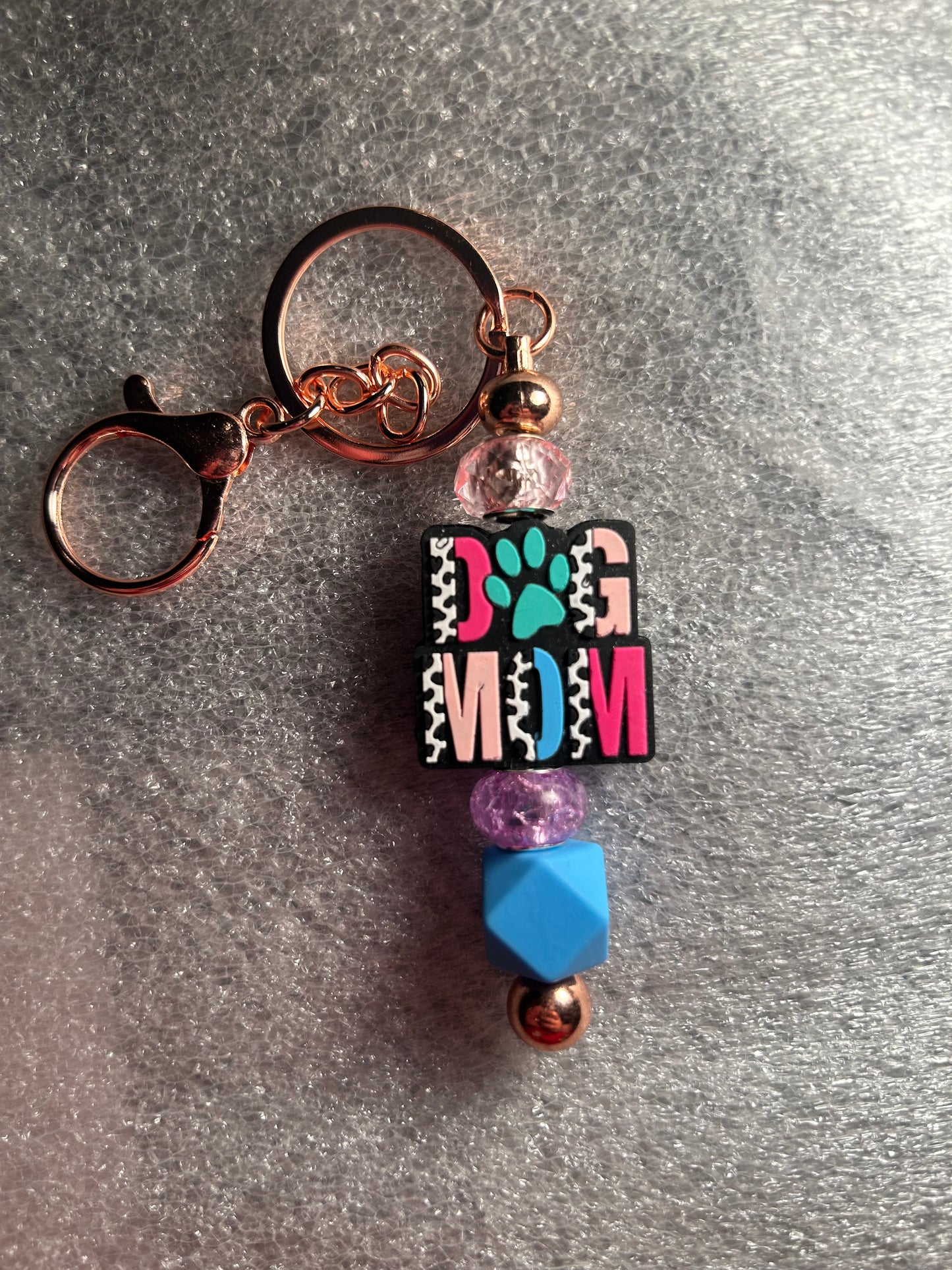 Dog Mom– focal keychain